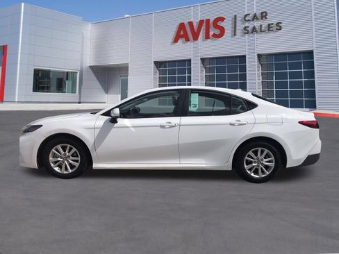 Used 2025 Toyota Camry LE FWD image 10