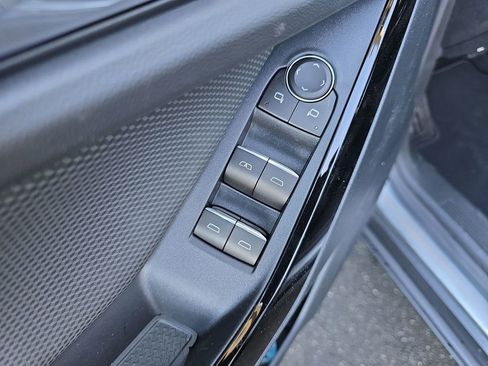 New 2025 Chevrolet Equinox RS image 23