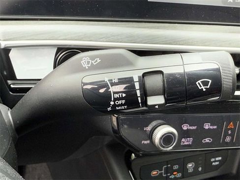 New 2025 Kia K5 EX image 11