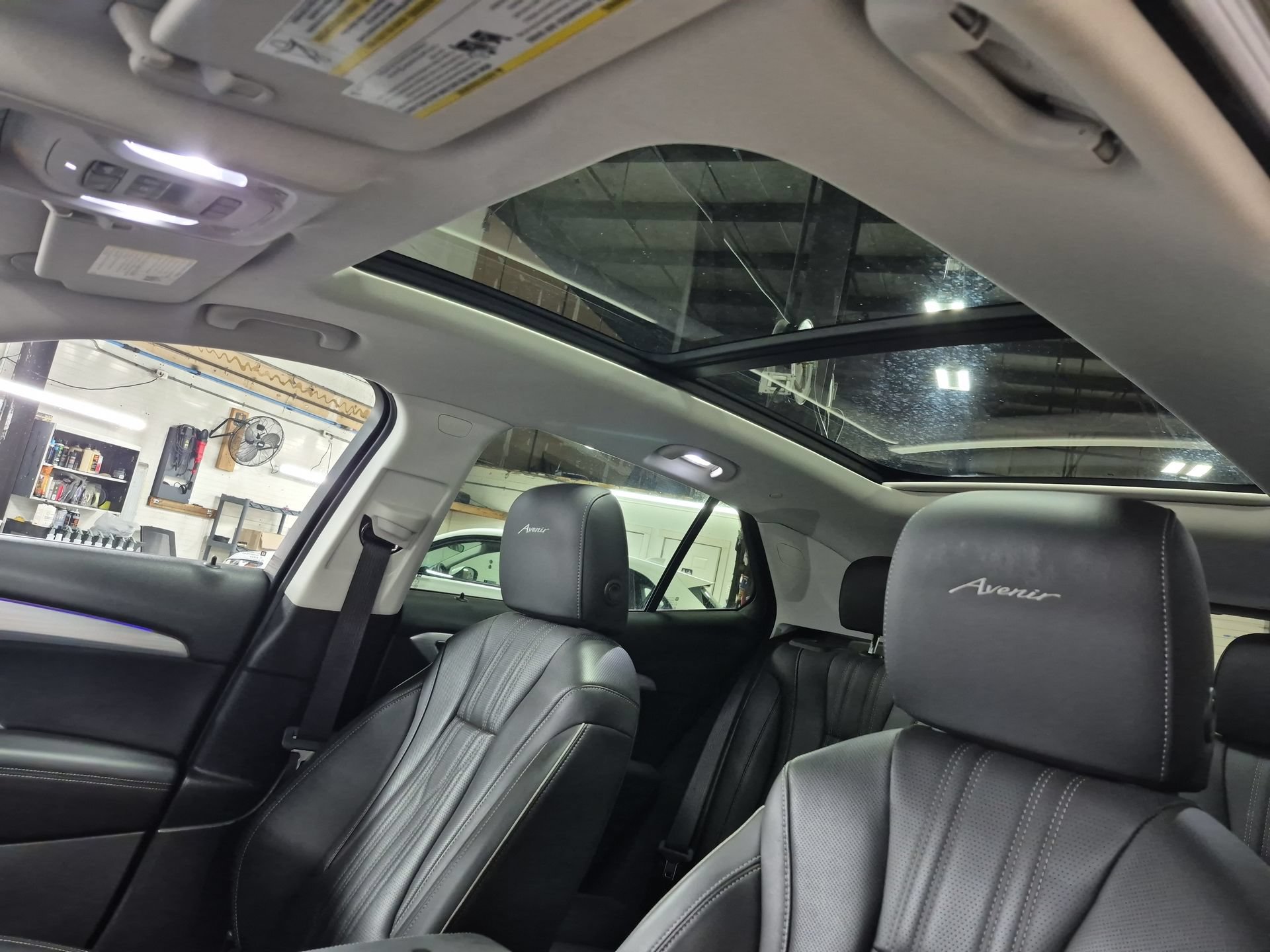 Used 2024 Buick Envision Avenir AWD/4WD image 20