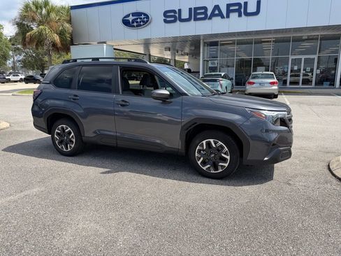 Used 2026 Subaru Forester Premium AWD/4WD image 1