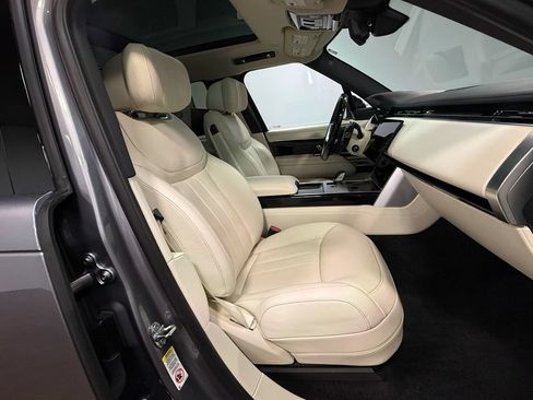 Used 2025 Land Rover Range Rover Long Wheelbase Autobiography AWD/4WD image 13