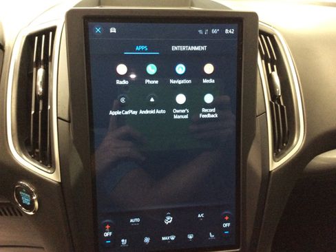 Used 2024 Ford Edge SEL w/ Convenience Package image 26