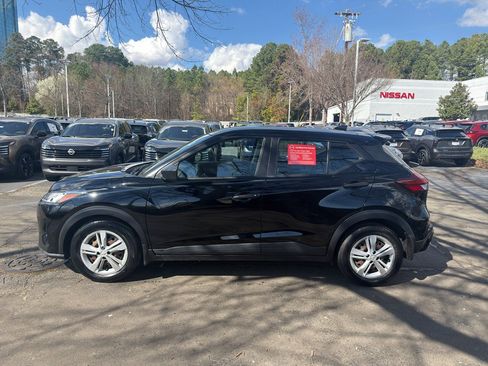 Certified 2022 Nissan Kicks S w/ Interior Electronics Package image 4