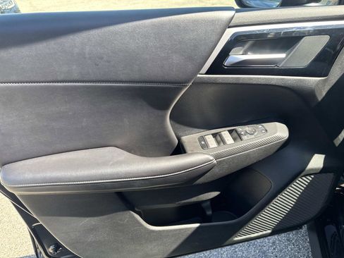 Used 2024 Mitsubishi Outlander FWD image 13