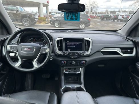 Used 2024 GMC Terrain SLT image 9