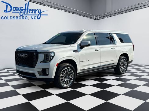 Used 2023 GMC Yukon XL Denali Ultimate AWD/4WD image 1