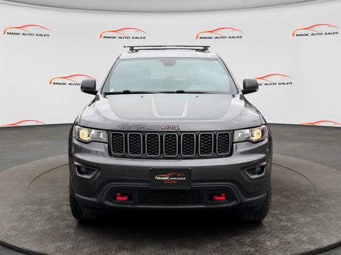 Used 2017 Jeep Grand Cherokee Trailhawk AWD/4WD image 3