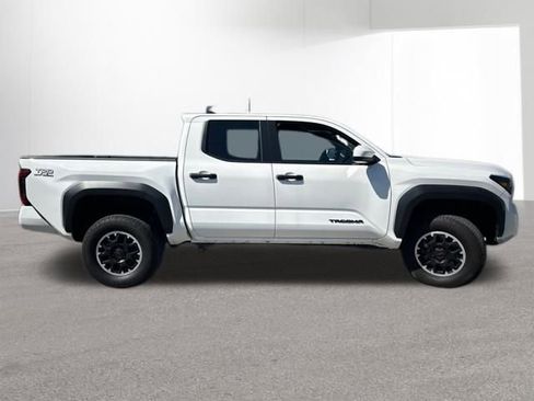 Used 2024 Toyota Tacoma TRD Off-Road image 2