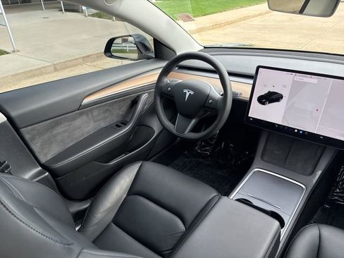 Used 2021 Tesla Model 3 Long Range image 23