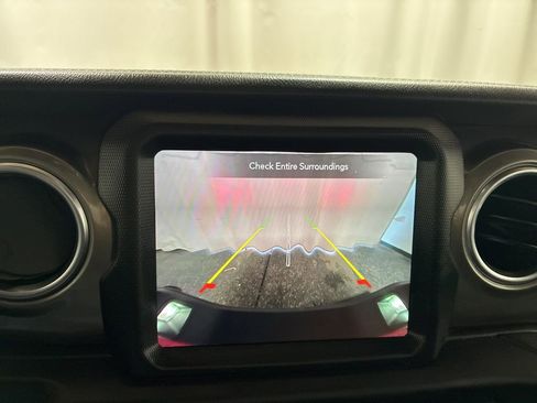 Used 2023 Jeep Gladiator Overland image 16