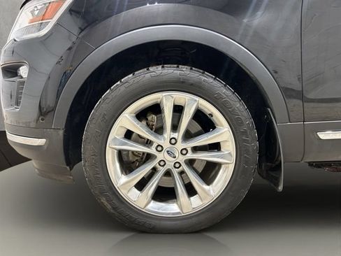Used 2018 Ford Explorer Limited w/ Equipment Group 301A AWD/4WD image 25