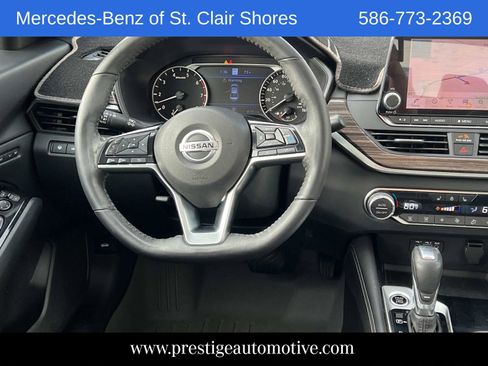 Used 2020 Nissan Altima 2.0 Platinum FWD image 17