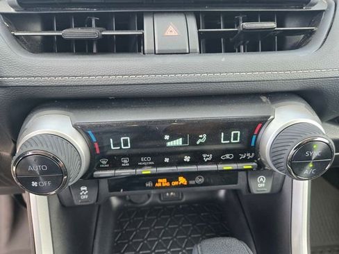 Certified 2025 Toyota RAV4 XLE AWD/4WD image 17