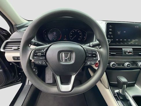 Used 2018 Honda Accord LX image 11