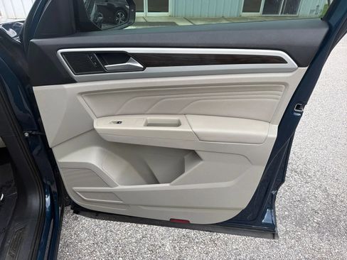 Used 2023 Volkswagen Atlas SE w/ Panoramic Sunroof Package FWD image 25