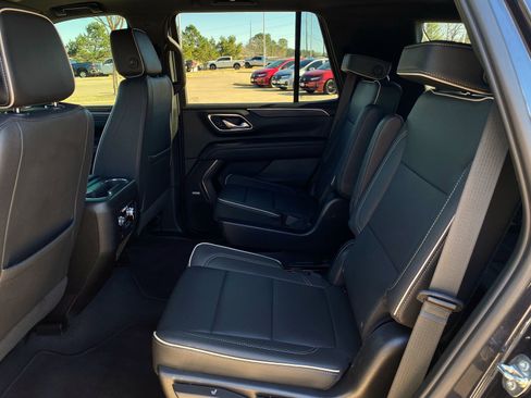 Used 2023 GMC Yukon SLT image 28