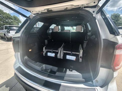 Used 2018 Ford Explorer XLT w/ Equipment Group 201A FWD image 25