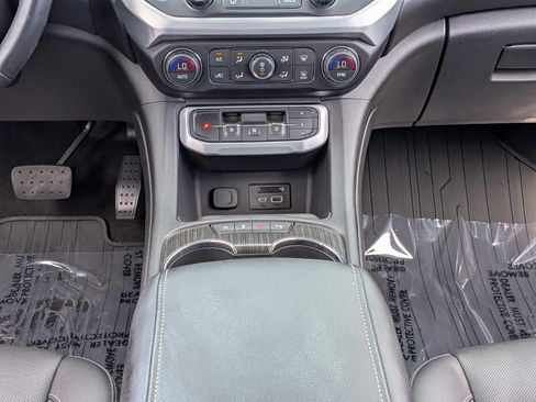 Used 2020 GMC Acadia SLT w/ Driver Alert Package II FWD image 21
