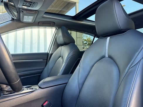 Used 2022 Toyota Camry XSE image 23