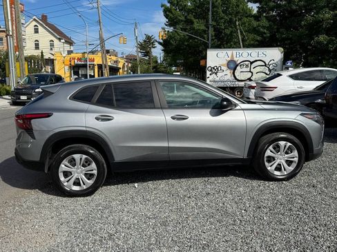 Used 2024 Chevrolet Trax LS w/ Driver Confidence Package FWD image 8
