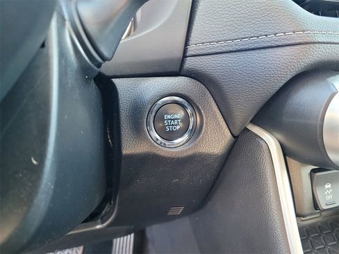 Used 2022 Toyota RAV4 XLE Premium image 19