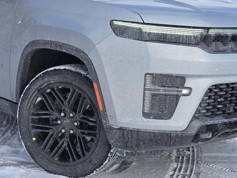 New 2026 Jeep Grand Wagoneer Limited image 3