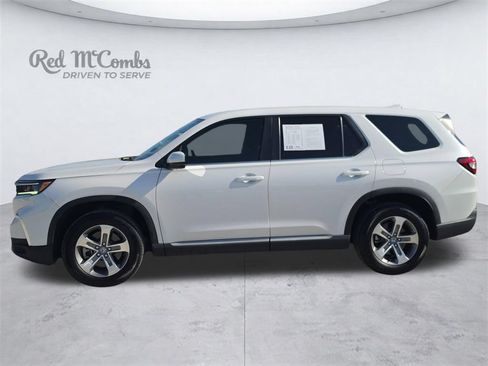 Used 2025 Honda Pilot EX-L image 2