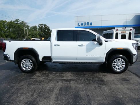 Certified 2024 GMC Sierra 2500 SLT AWD/4WD image 4