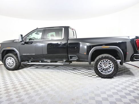 Used 2023 GMC Sierra 3500 Denali w/ Denali Ultimate Package AWD/4WD image 3