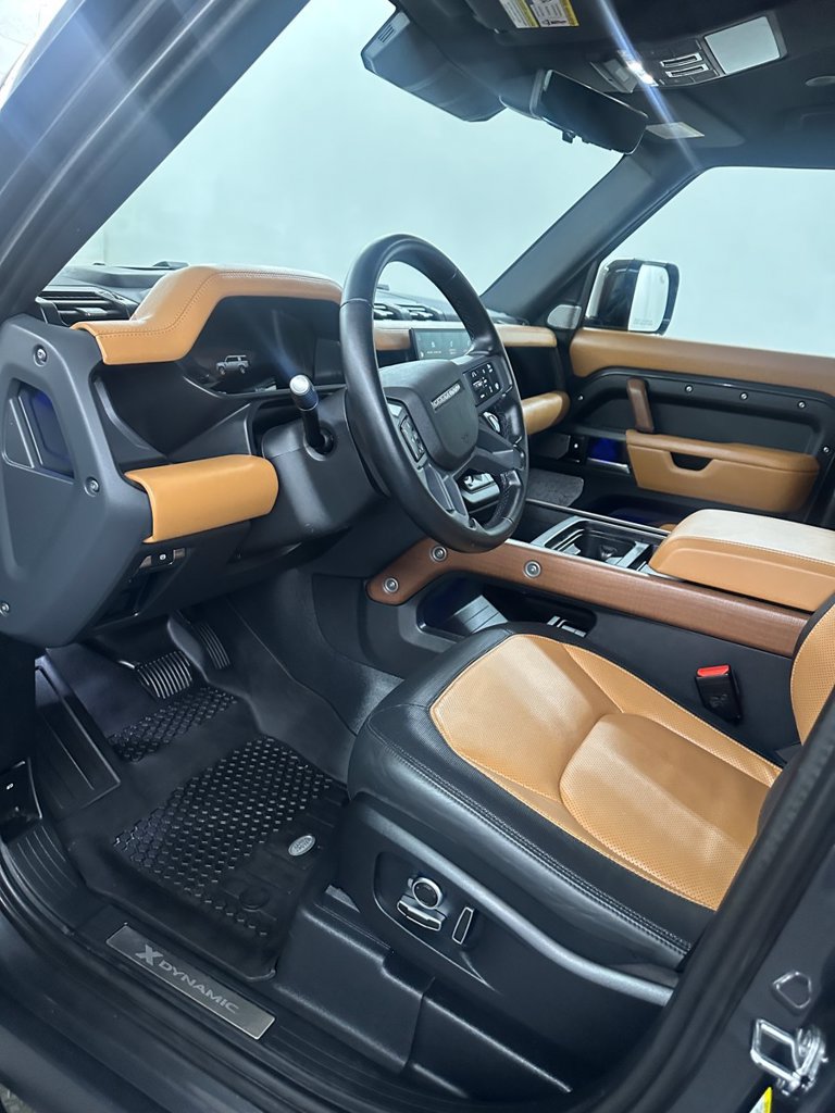 Used 2024 Land Rover Defender 130 X-Dynamic SE AWD/4WD image 10