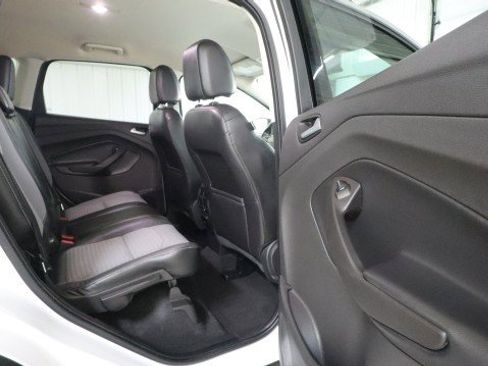 Used 2017 Ford Escape SE w/ SE Sport Appearance Package image 11