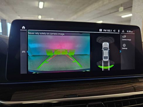 Used 2023 BMW 530e w/ M Sport Package image 18