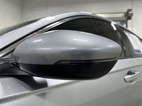 Used 2024 Honda Accord Touring image 12