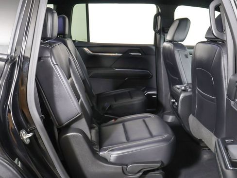 Used 2024 GMC Acadia Elevation image 33