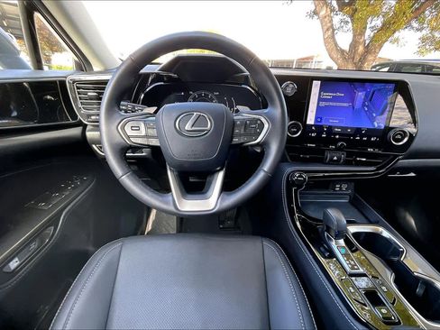 Used 2024 Lexus NX 250 w/ Towing Package (2000 Lbs) image 6