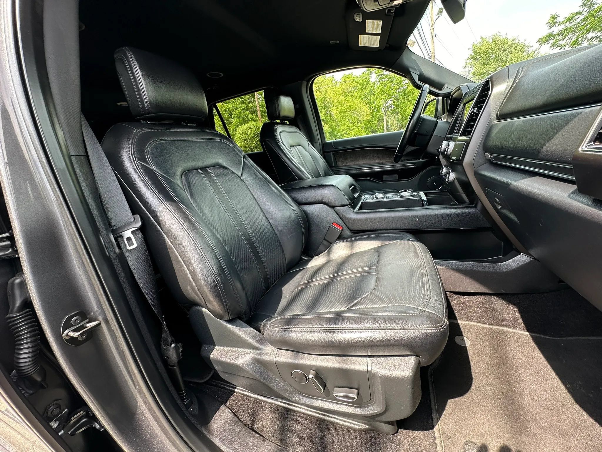 Used 2018 Ford Expedition Max Limited AWD/4WD image 15