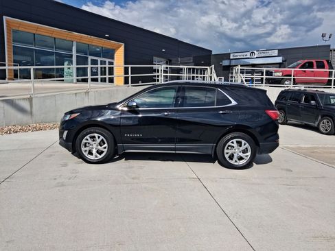 Used 2020 Chevrolet Equinox Premier FWD image 2