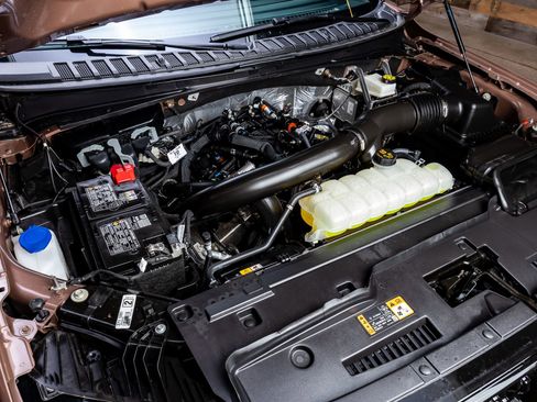 Used 2025 Lincoln Navigator Black Label AWD/4WD image 38