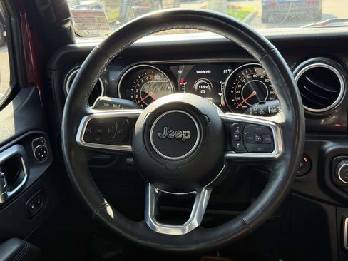 Used 2021 Jeep Wrangler Unlimited Sahara AWD/4WD image 19