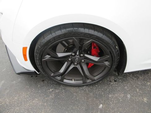 Certified 2020 Chevrolet Camaro SS RWD image 14