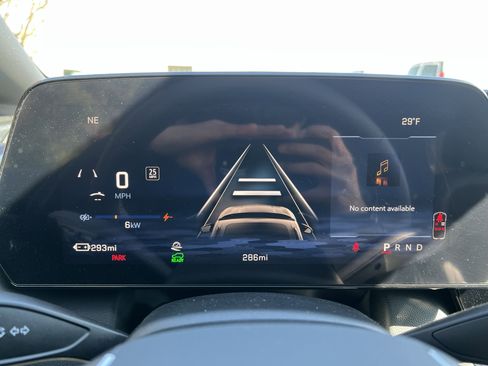 New 2026 Chevrolet Equinox EV LT AWD/4WD image 22