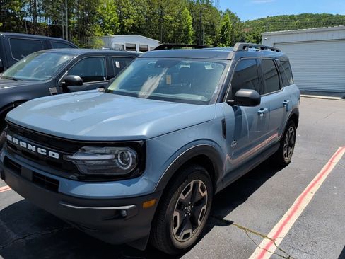 Used 2024 Ford Bronco Sport Outer Banks w/ Tech Package AWD/4WD image 2