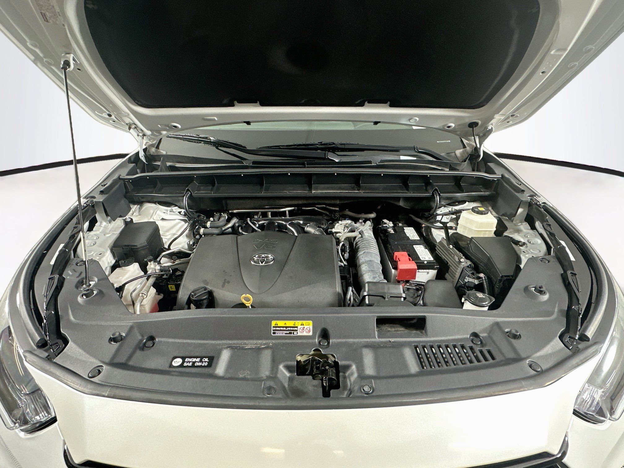 Used 2022 Toyota Highlander LE FWD image 34