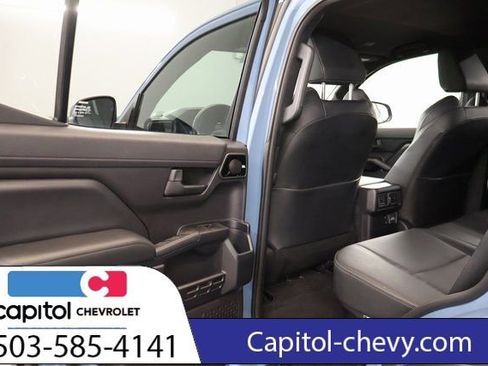 Used 2025 Toyota 4Runner TRD Off-Road Premium AWD/4WD image 26