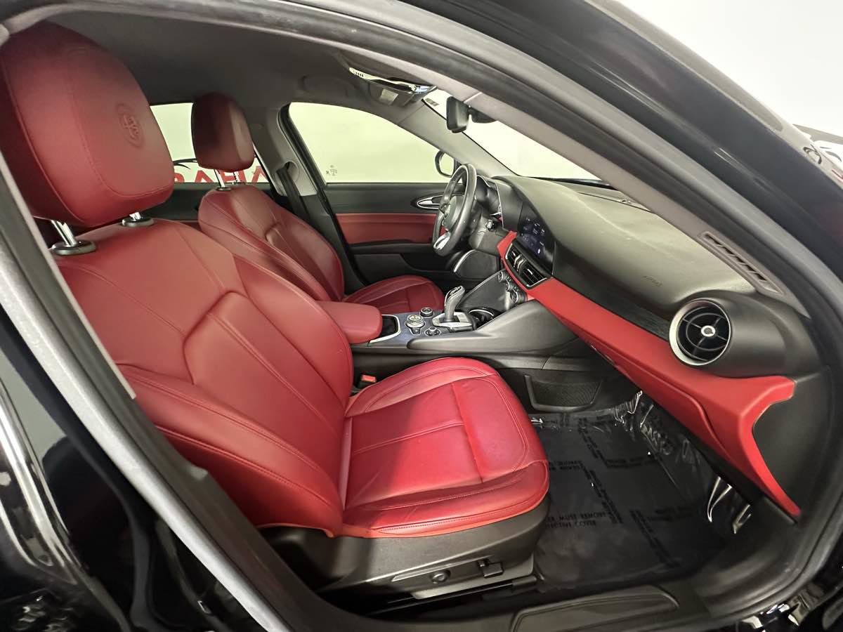 Used 2021 Alfa Romeo Giulia Sprint w/ Active Assist 1 Package RWD image 24