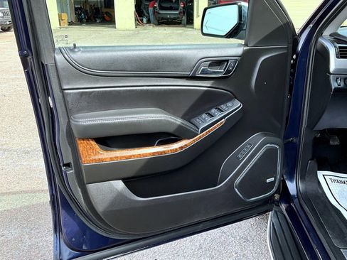 Used 2017 Chevrolet Suburban Premier image 10