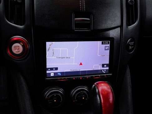 Used 2020 Nissan 370Z Coupe image 24