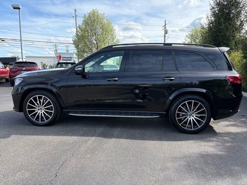 Used 2025 Mercedes-Benz GLS 580 4MATIC image 27