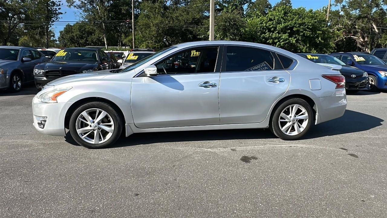 Used 2015 Nissan Altima 2.5 SV w/ Convenience Package FWD image 11
